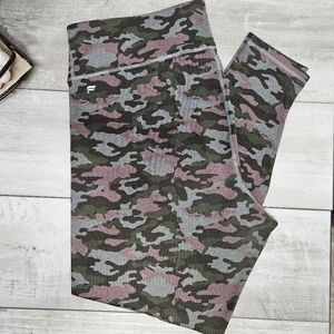 Fabletics PowerHold Camo Print Leggings Size 1X Mid Rise Yoga Workout Athletic